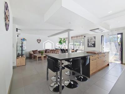 Maison - 151 m² - 6 pièces