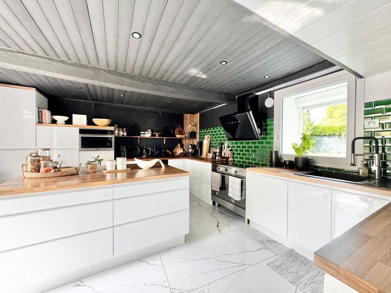 Maison - 280 m² - 7 pièces