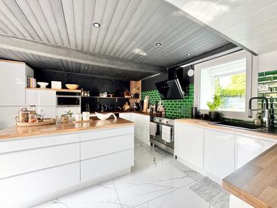 Maison - 280 m² - 7 pièces