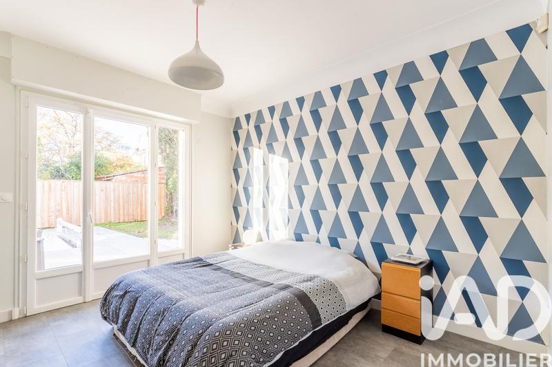 Maison - 208 m² - 8 pièces