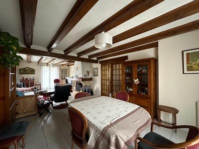 Maison - 144 m² - 8 pièces