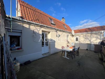 Maison - 96 m² - 5 pièces