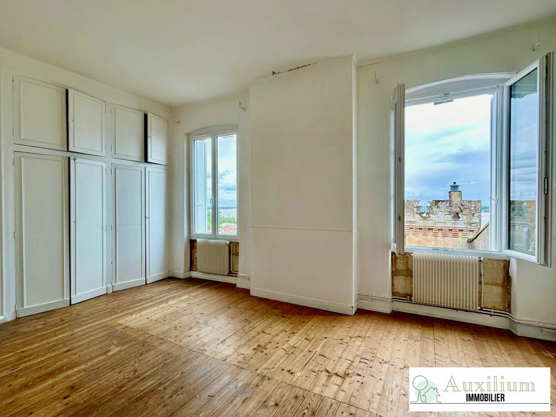 Maison - 223 m² - 7 pièces