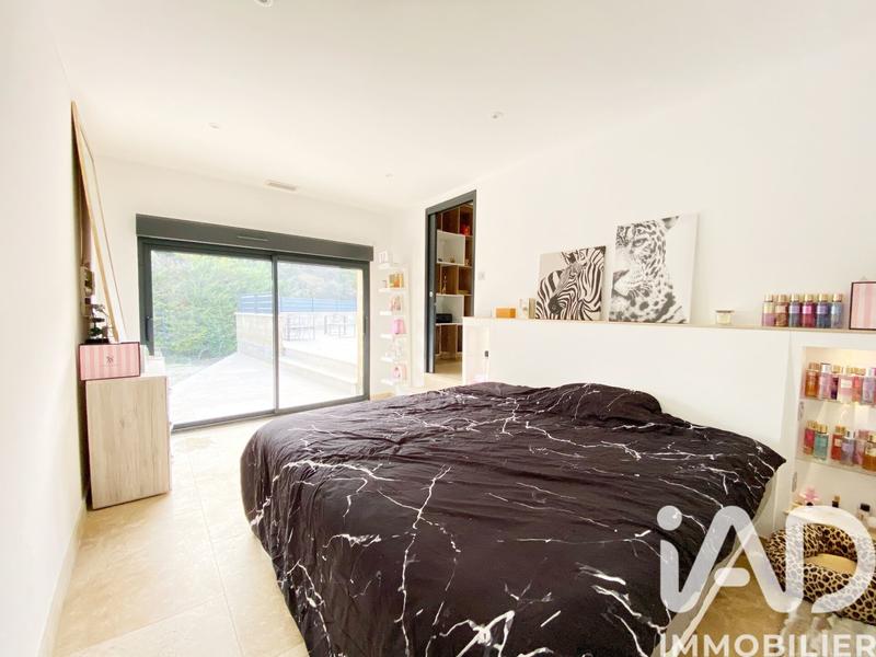 Maison - 180 m² - 5 pièces