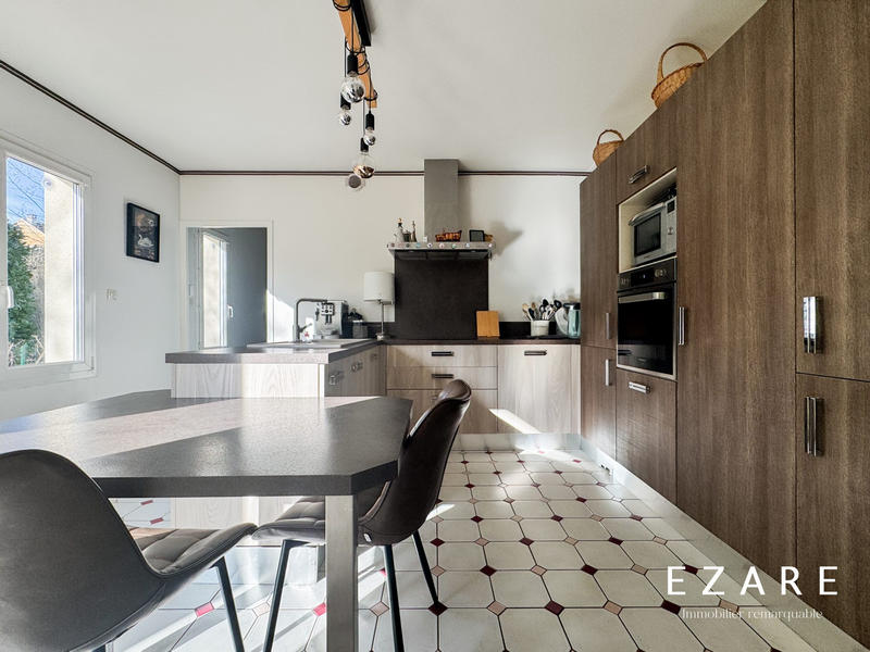 Maison - 180 m² - 7 pièces