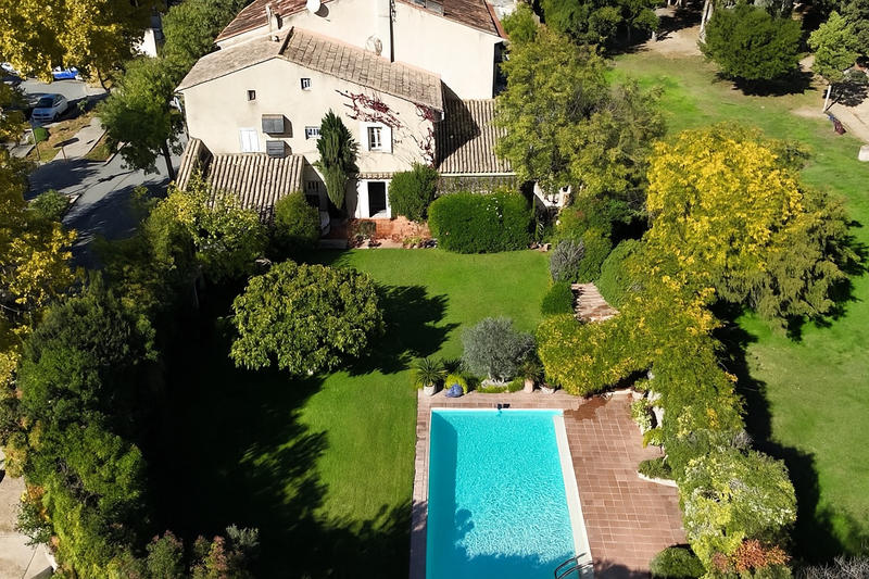 Maison - 227 m² - 6 pièces