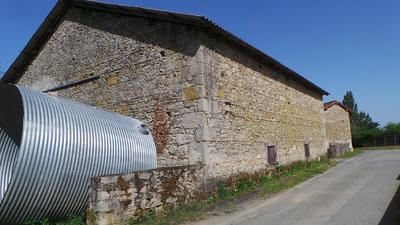 Grange - 180 m² - 1 pièce