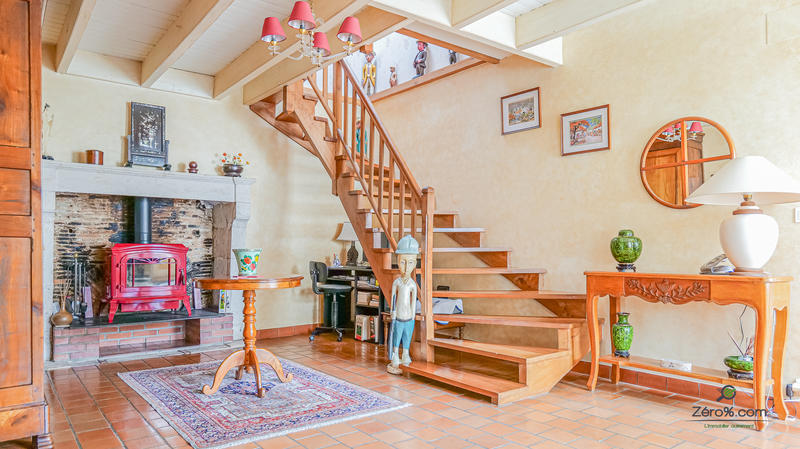 Maison - 320 m² - 9 pièces