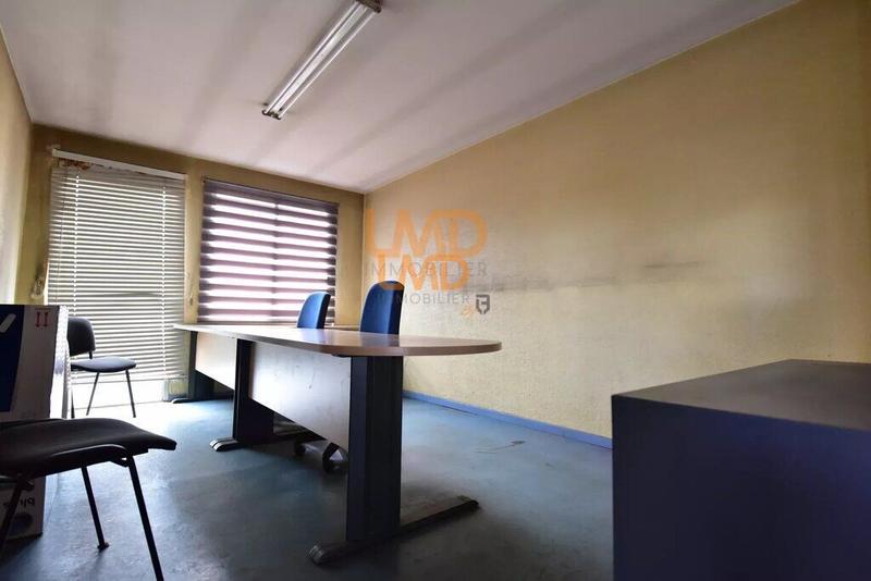 Local commercial - 630 m² - 3 pièces