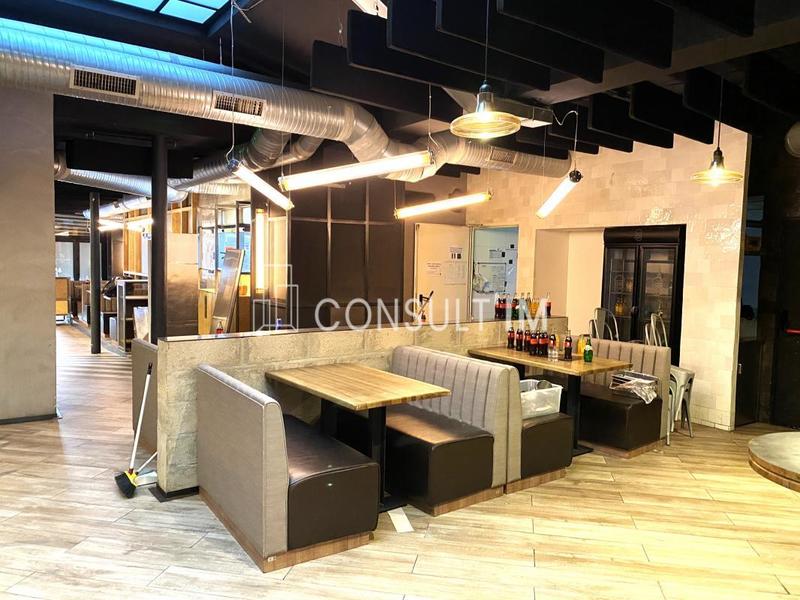 Local commercial - 239 m²