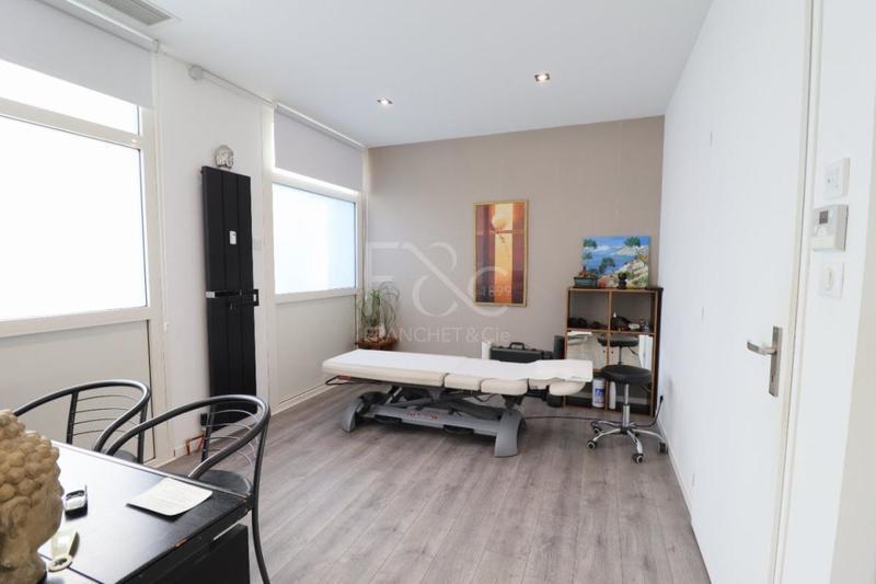 Local d'activité / Entrepôt - 109 m²