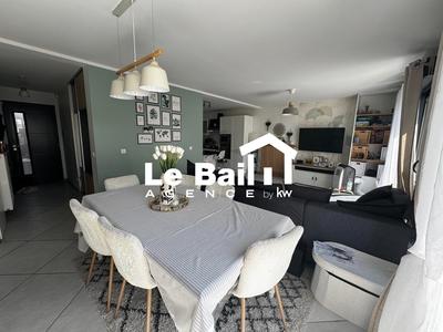 Maison - 102 m² - 5 pièces