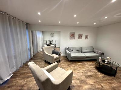 Appartement - 80 m² - 5 pièces