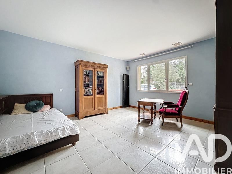 Maison - 222 m² - 5 pièces