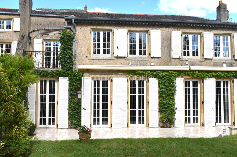 Propriété - 450 m² - 19 pièces