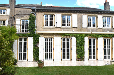 Propriété - 450 m² - 19 pièces