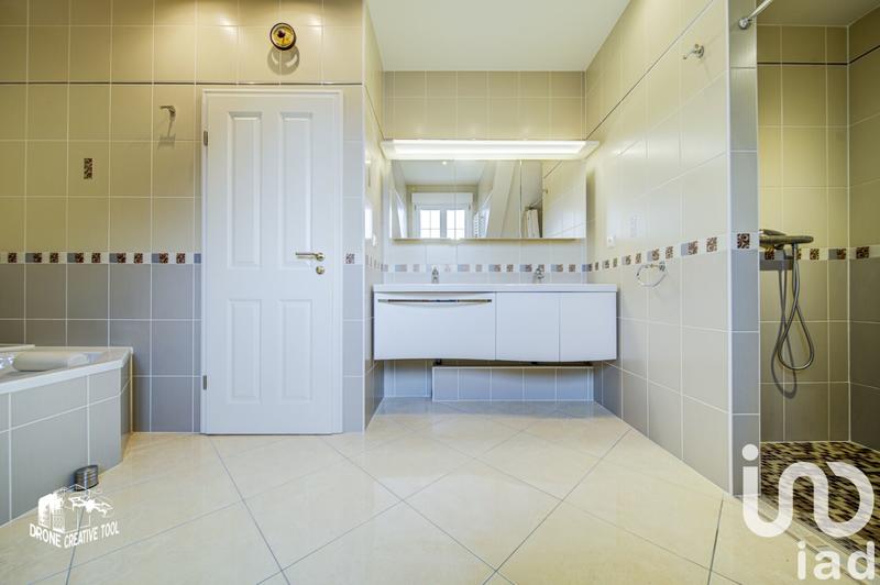 Maison - 191 m² - 7 pièces