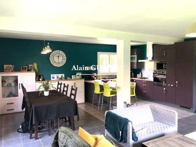 Maison traditionnelle - 130 m² - 6 pièces