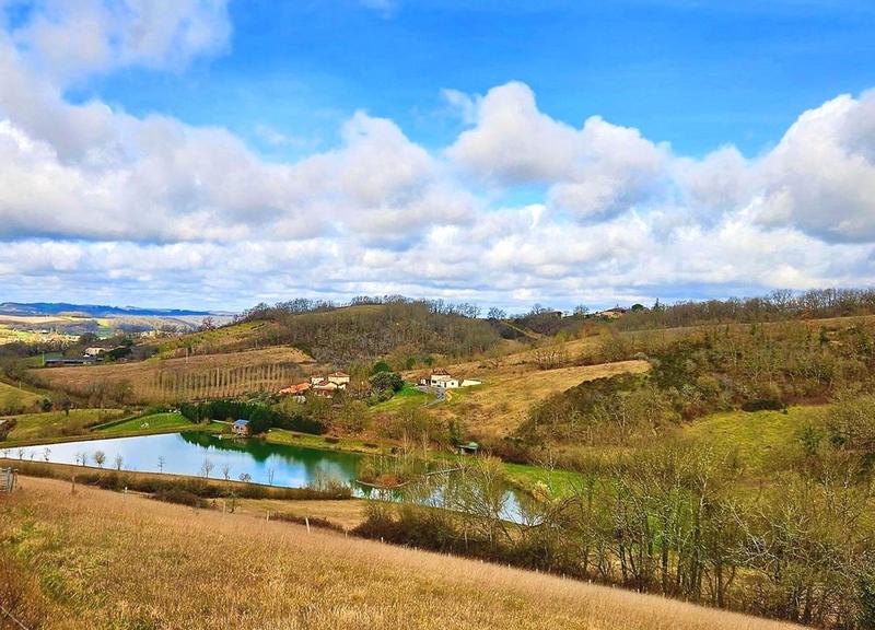 Propriété - 936 m² - 23 pièces