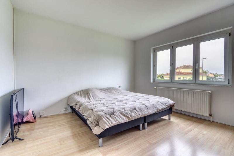 Maison - 250 m² - 9 pièces