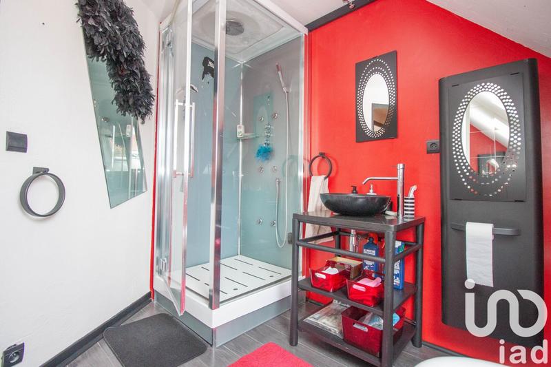 Maison - 180 m² - 9 pièces