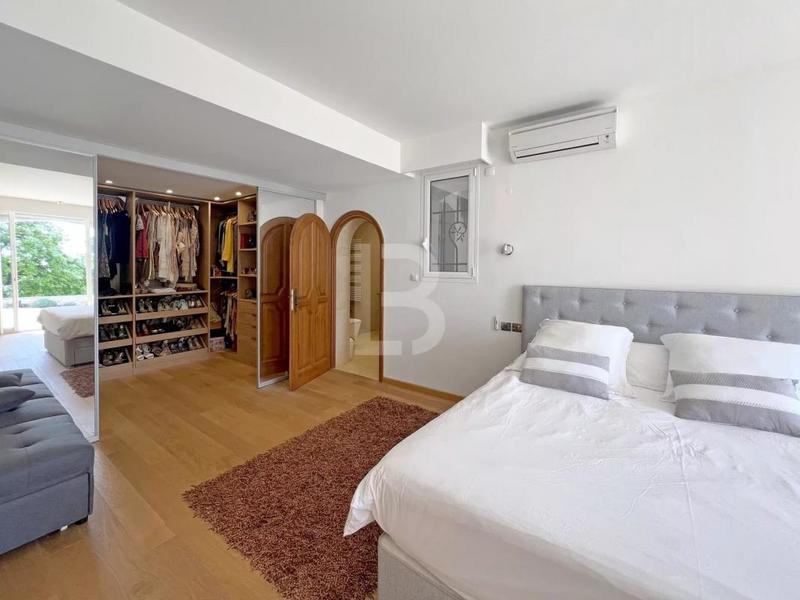 Villa - 320 m² - 5 pièces