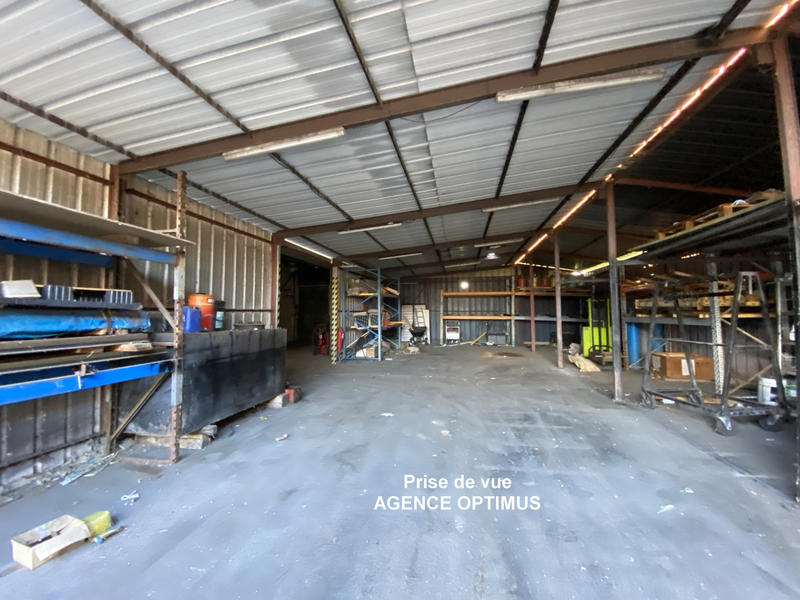 Local commercial - 2 100 m²