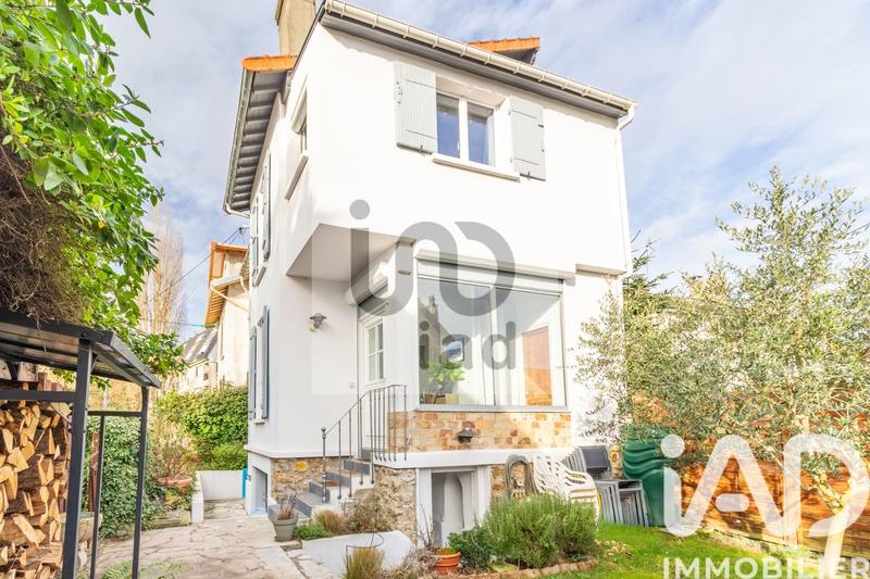 Maison - 90 m² - 5 pièces