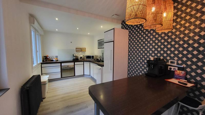 Maison - 195 m² - 7 pièces