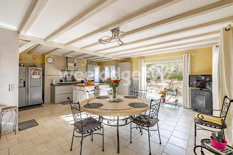 Villa - 205 m² - 7 pièces