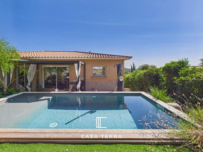 Villa - 197 m² - 6 pièces