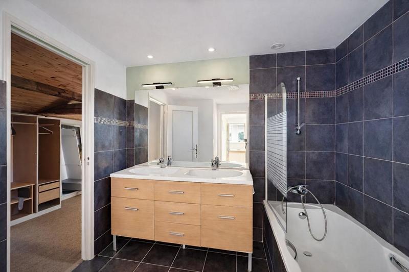 Maison - 318 m² - 11 pièces