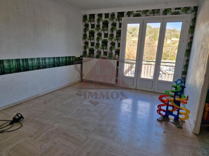 Appartement - 80 m² - 4 pièces