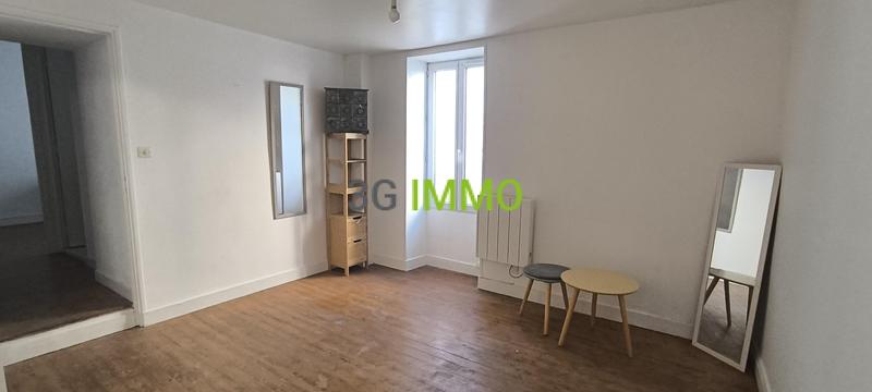 Maison en pierre - 77 m² - 3 pièces