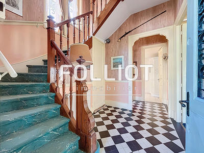 Maison - 187 m² - 8 pièces