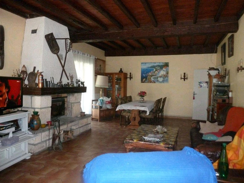 Maison - 220 m² - 8 pièces