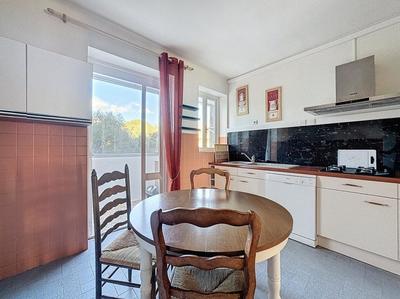 Appartement - 98 m² - 4 pièces