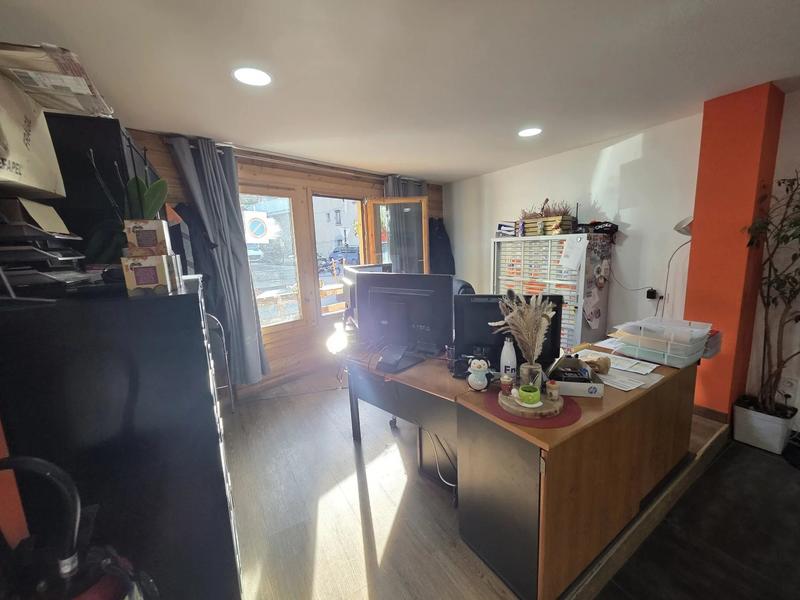 Local d'activités - 699 m²