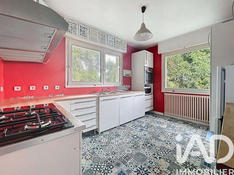 Maison - 185 m² - 9 pièces