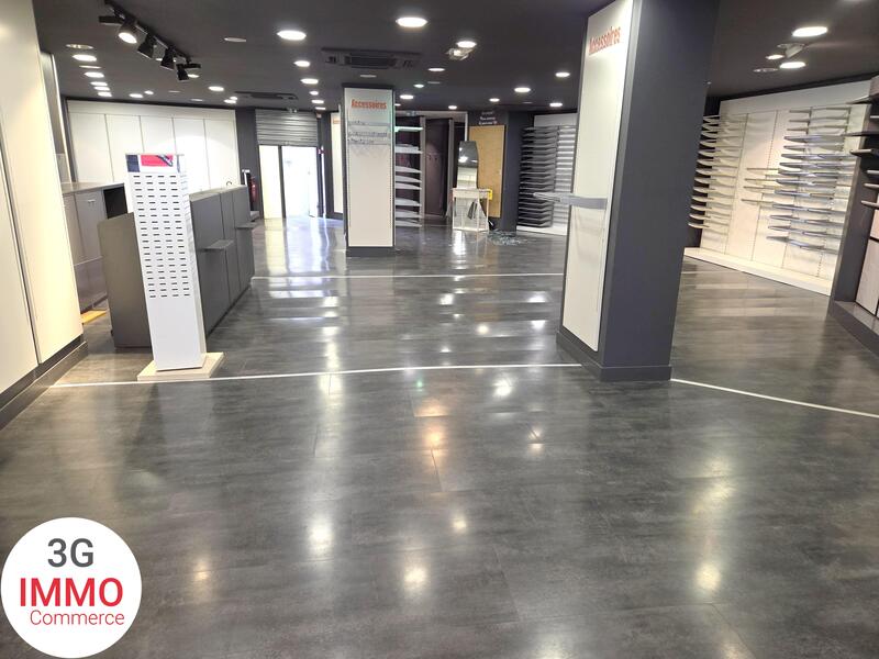 Local commercial - 170 m² - 2 pièces