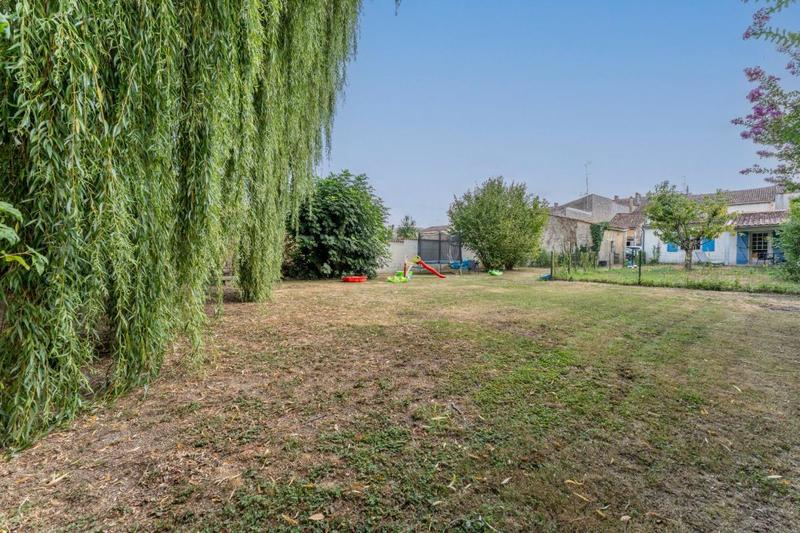 Maison - 210 m² - 10 pièces