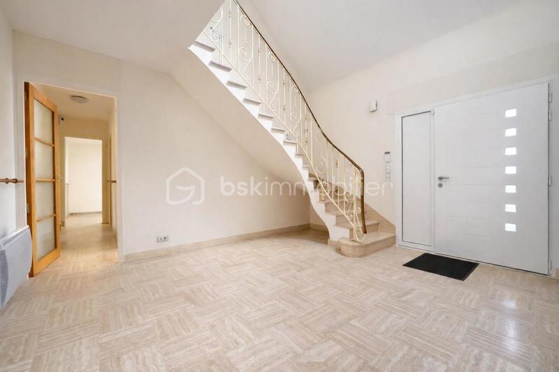 Maison - 138 m² - 6 pièces