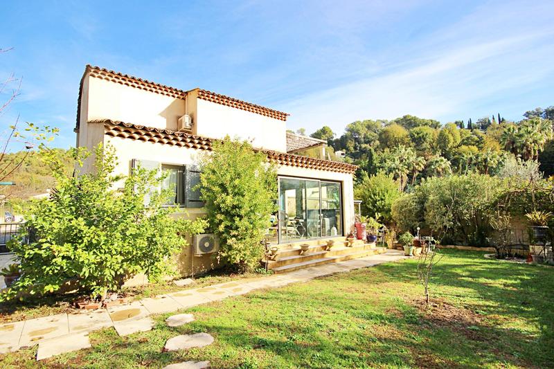 Villa - 188 m² - 6 pièces