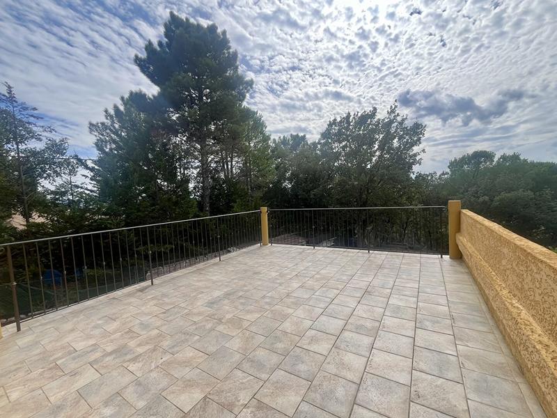 Villa - 221 m² - 6 pièces