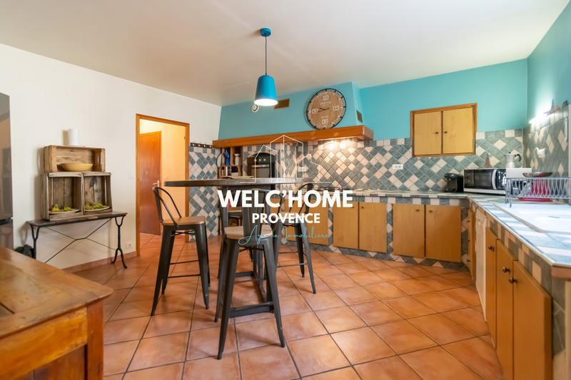 Maison - 210 m² - 8 pièces