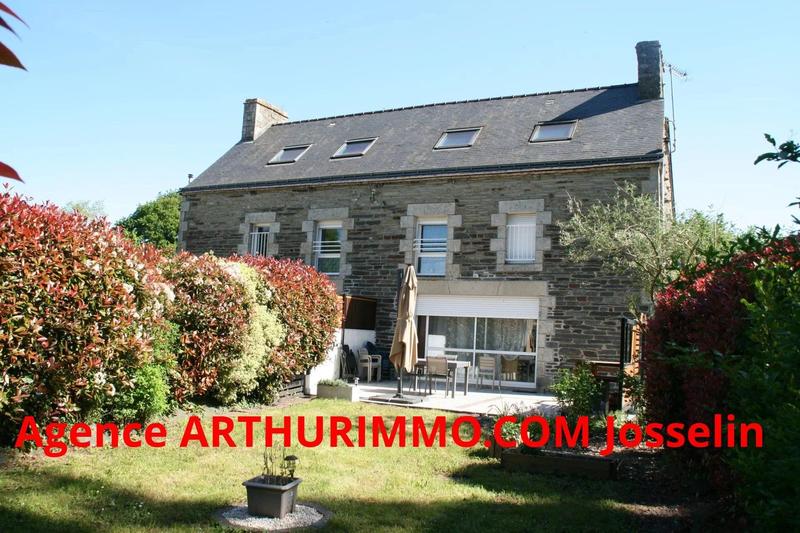 Maison - 284 m² - 12 pièces