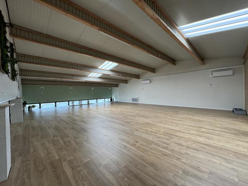 Bureau - 247 m² - 5 pièces