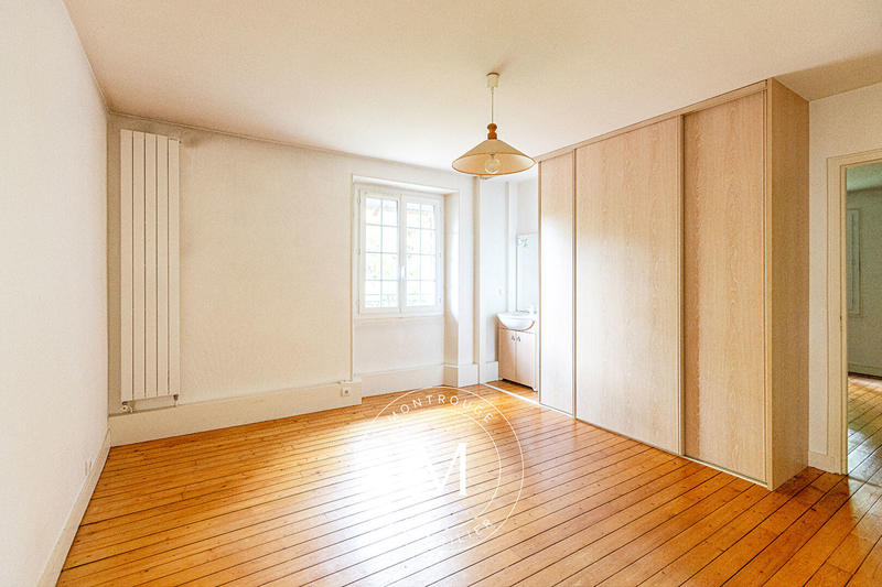 Maison - 269 m² - 10 pièces