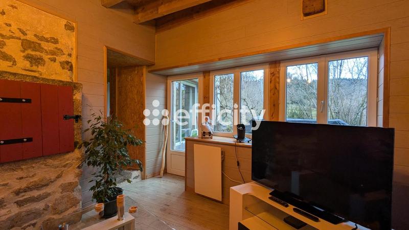 Maison - 92 m² - 6 pièces