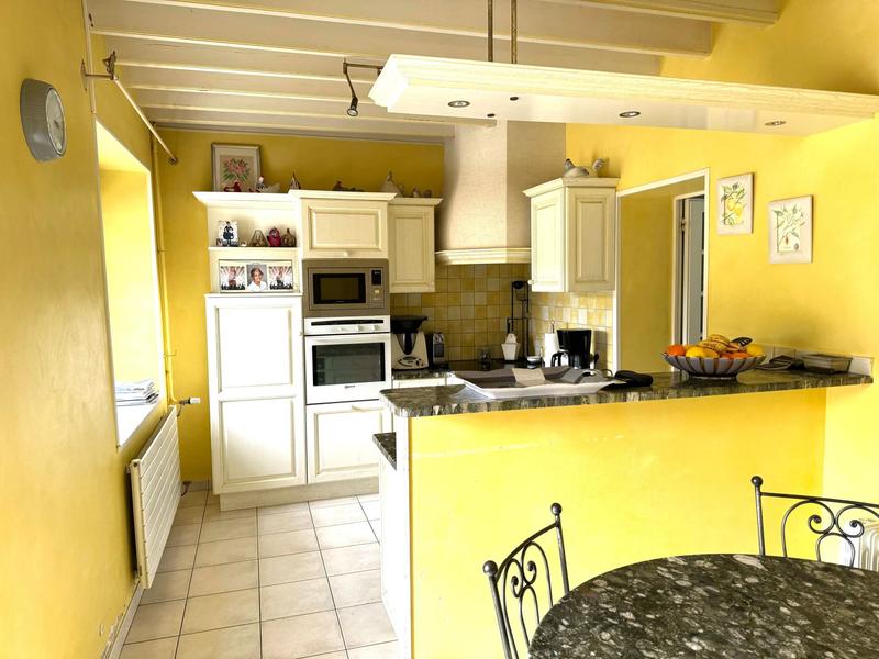 Maison - 248 m² - 9 pièces